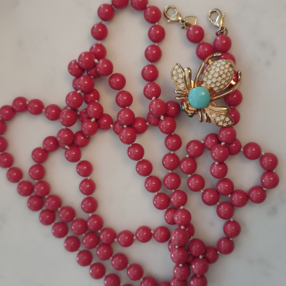 Beaded necklace with bee pin